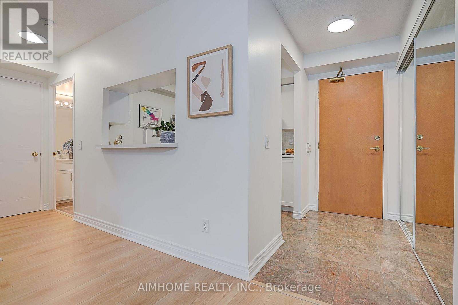 511 - 238 Doris Avenue, Toronto, ON - Indoor Photo Showing Other Room