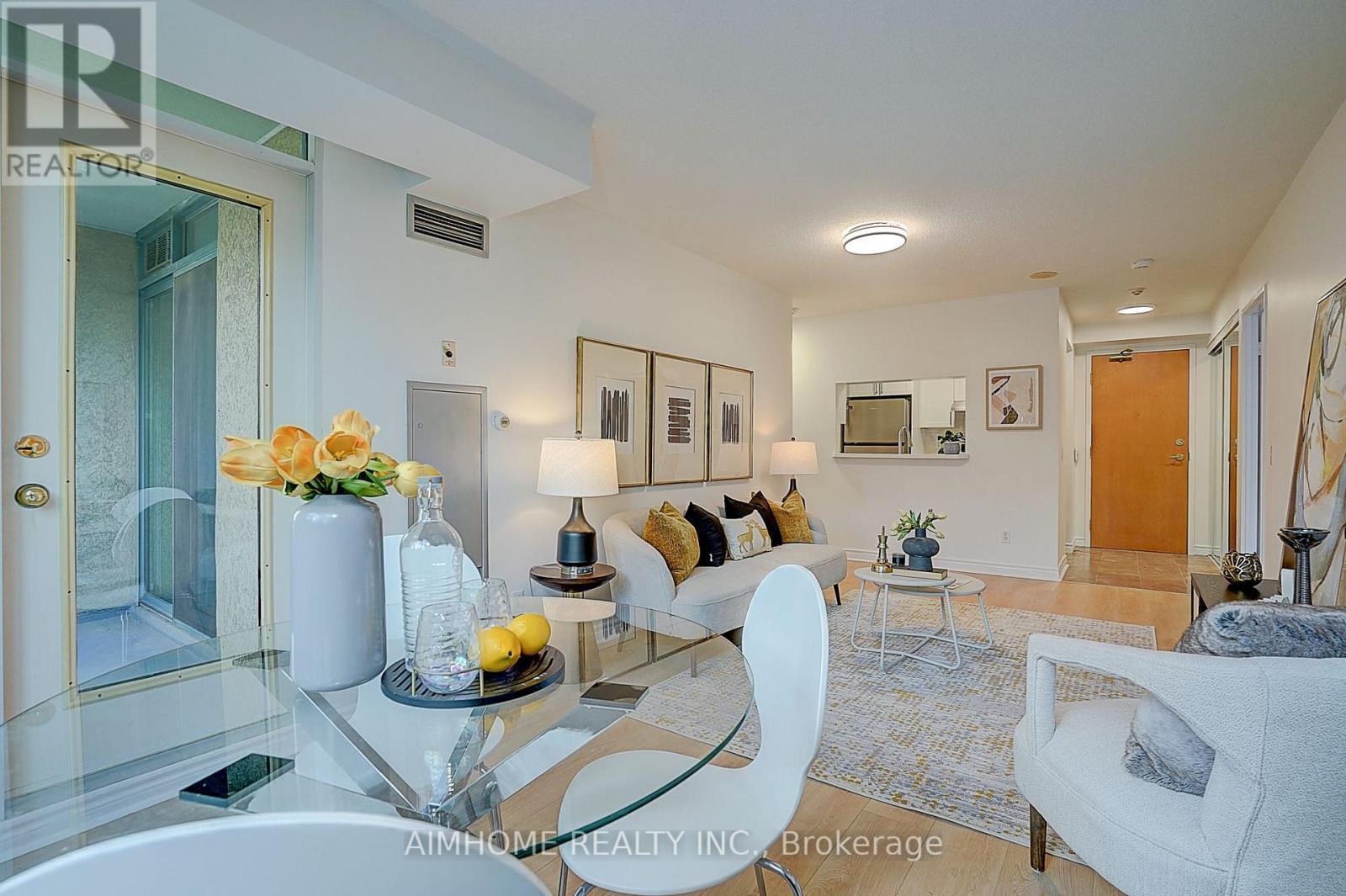 511 - 238 Doris Avenue, Toronto, ON - Indoor Photo Showing Other Room