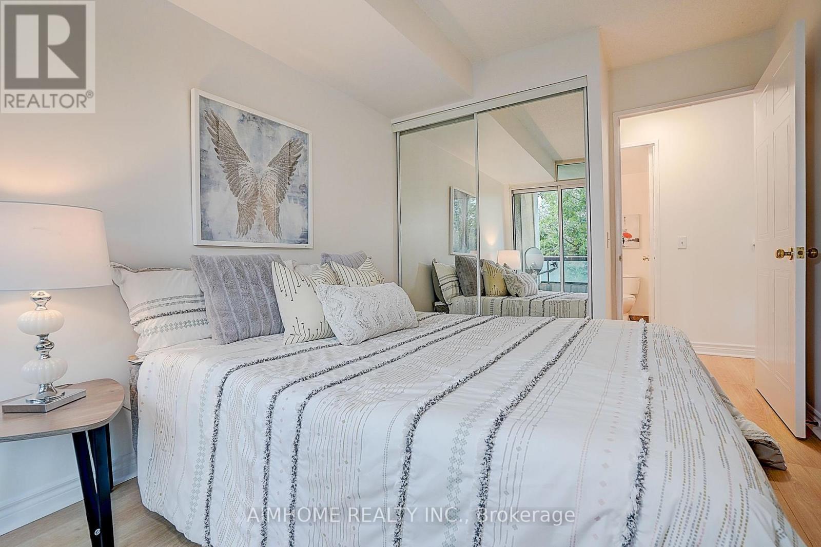 511 - 238 Doris Avenue, Toronto, ON - Indoor Photo Showing Bedroom