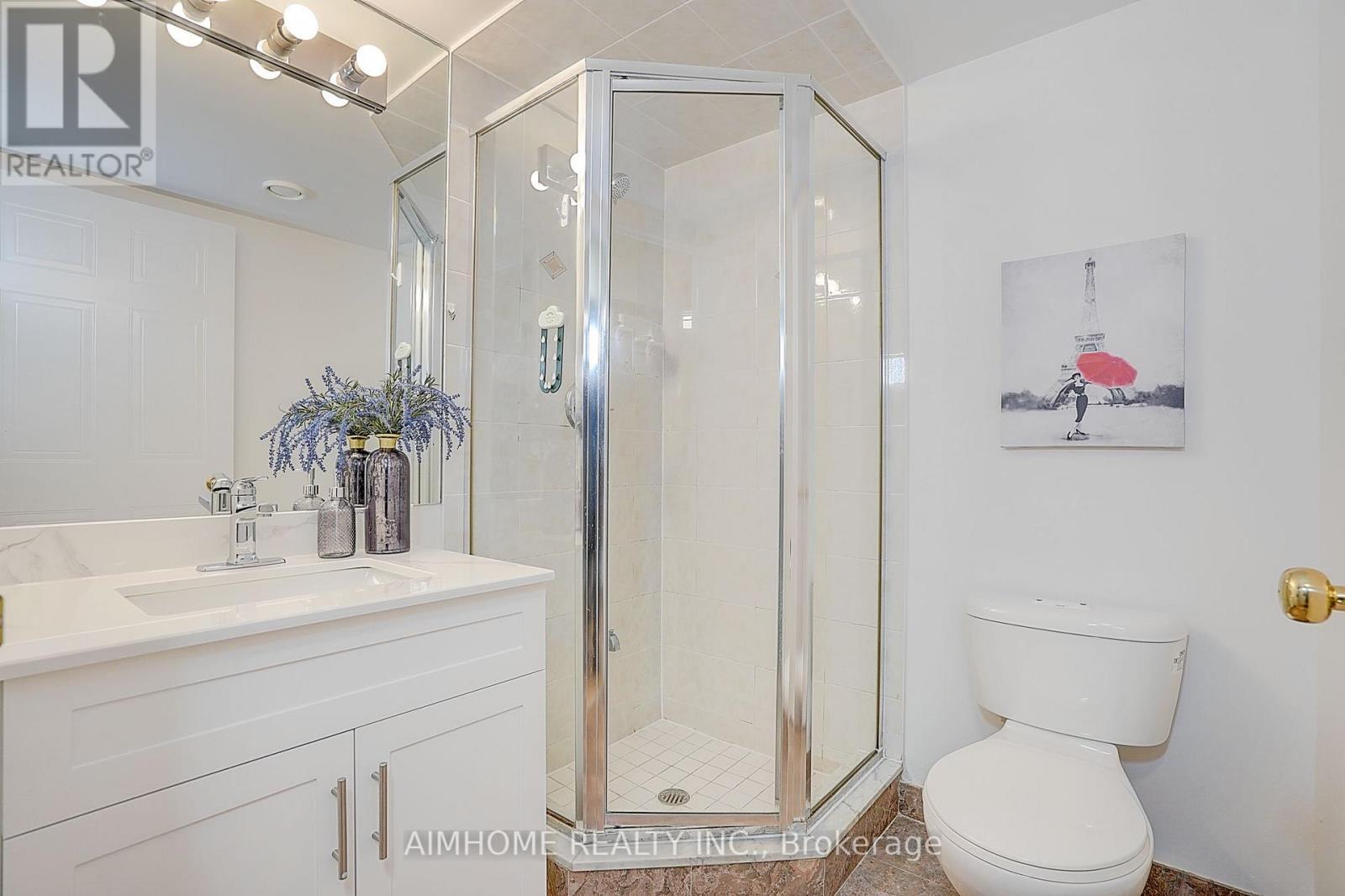 511 - 238 Doris Avenue, Toronto, ON - Indoor Photo Showing Bathroom