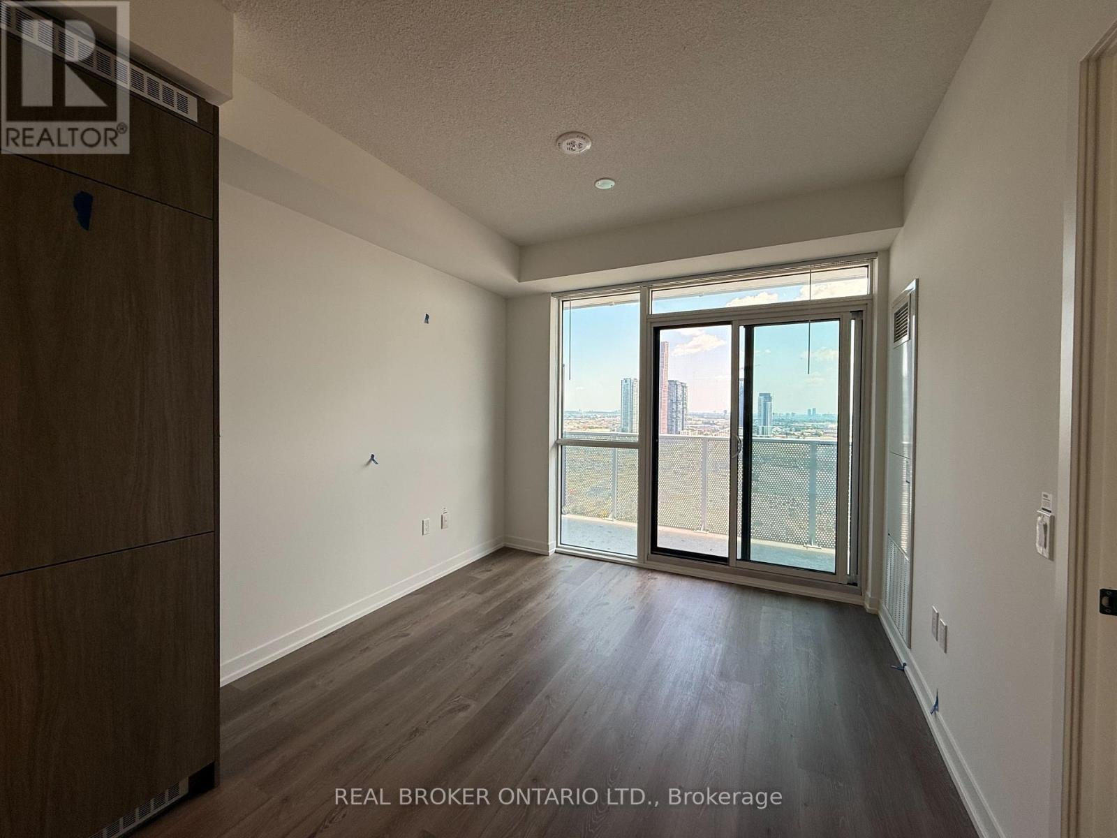 2507 - 28 Interchange Way, Vaughan, ON - Indoor Photo Showing Other Room