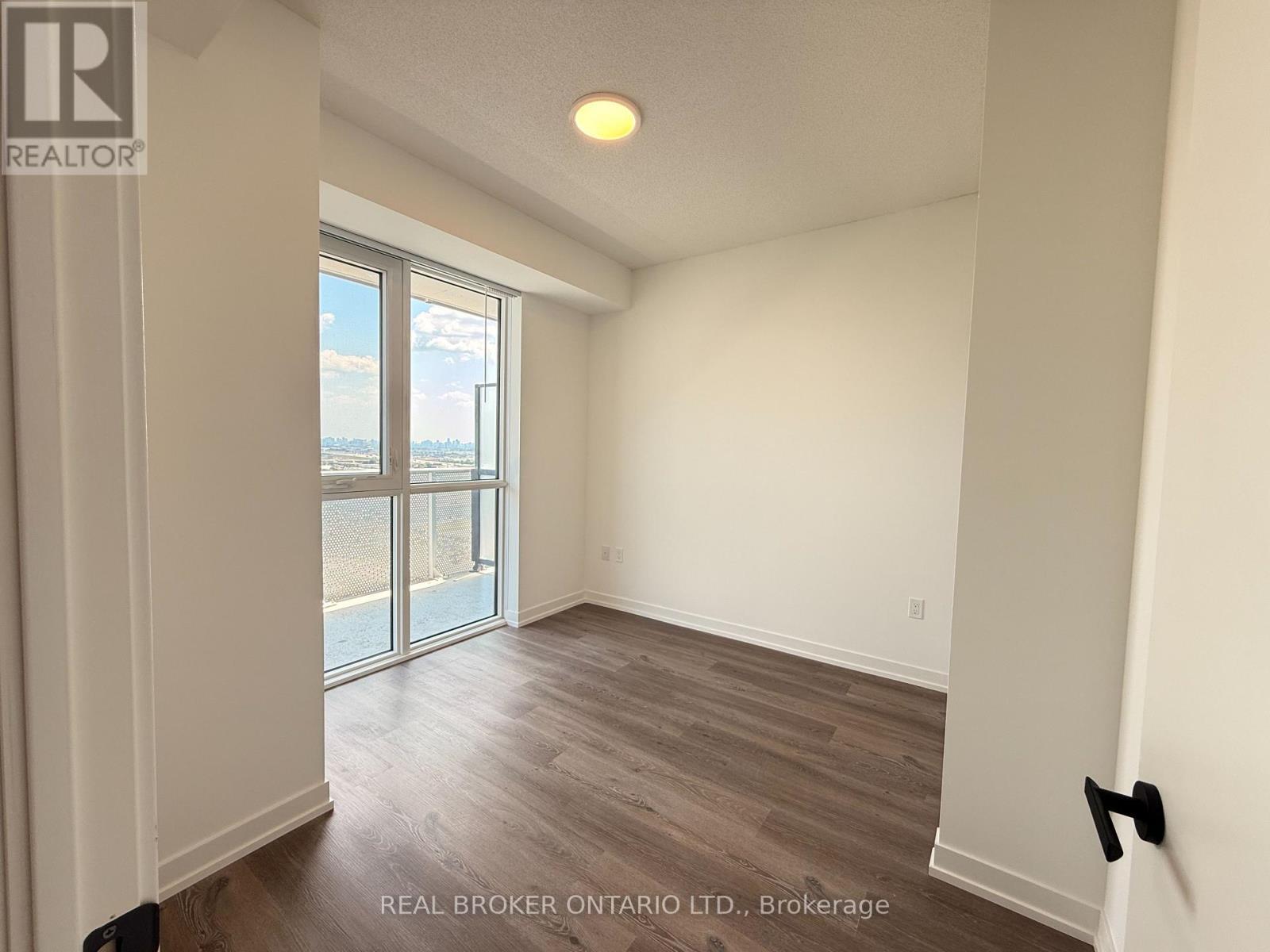 2507 - 28 Interchange Way, Vaughan, ON - Indoor Photo Showing Other Room