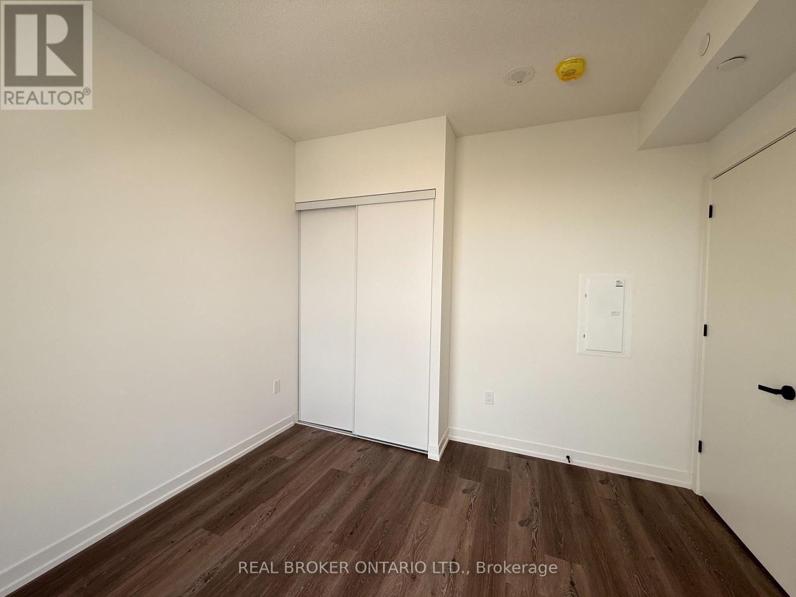 2507 - 28 Interchange Way, Vaughan, ON - Indoor Photo Showing Other Room