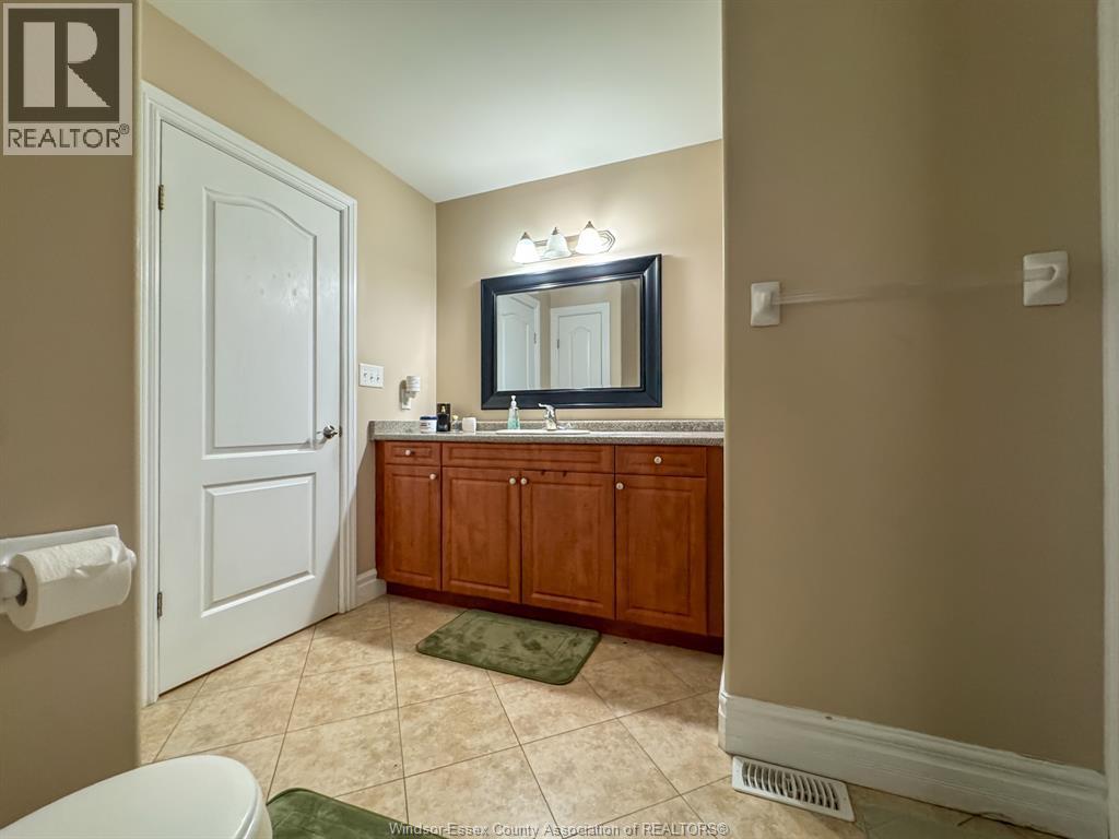 4583 Helsinki, Windsor, ON - Indoor Photo Showing Bathroom