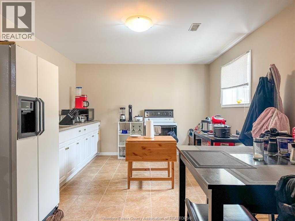 4583 Helsinki, Windsor, ON - Indoor
