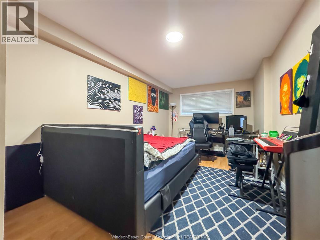 4583 Helsinki, Windsor, ON - Indoor