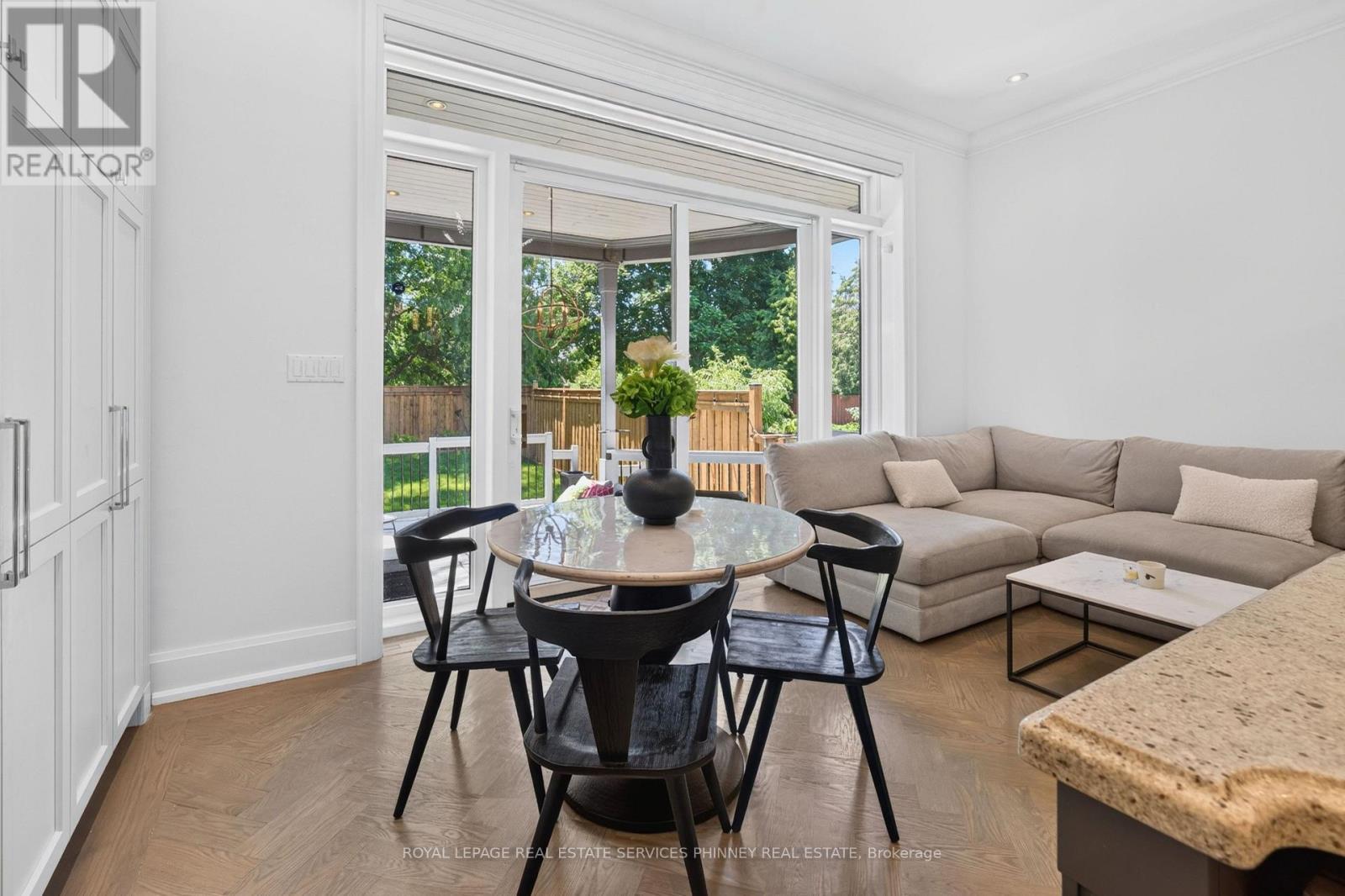 245 Florence Avenue, Toronto, ON - Indoor Photo Showing Living Room