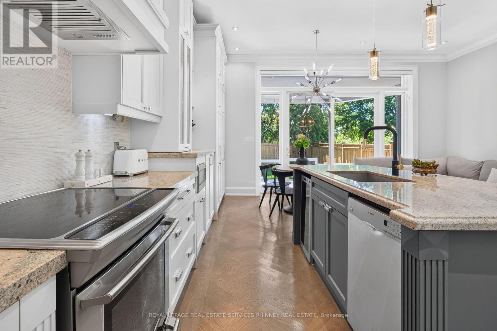 245 Florence Avenue, Toronto, ON - Indoor Photo Showing Kitchen With Upgraded Kitchen