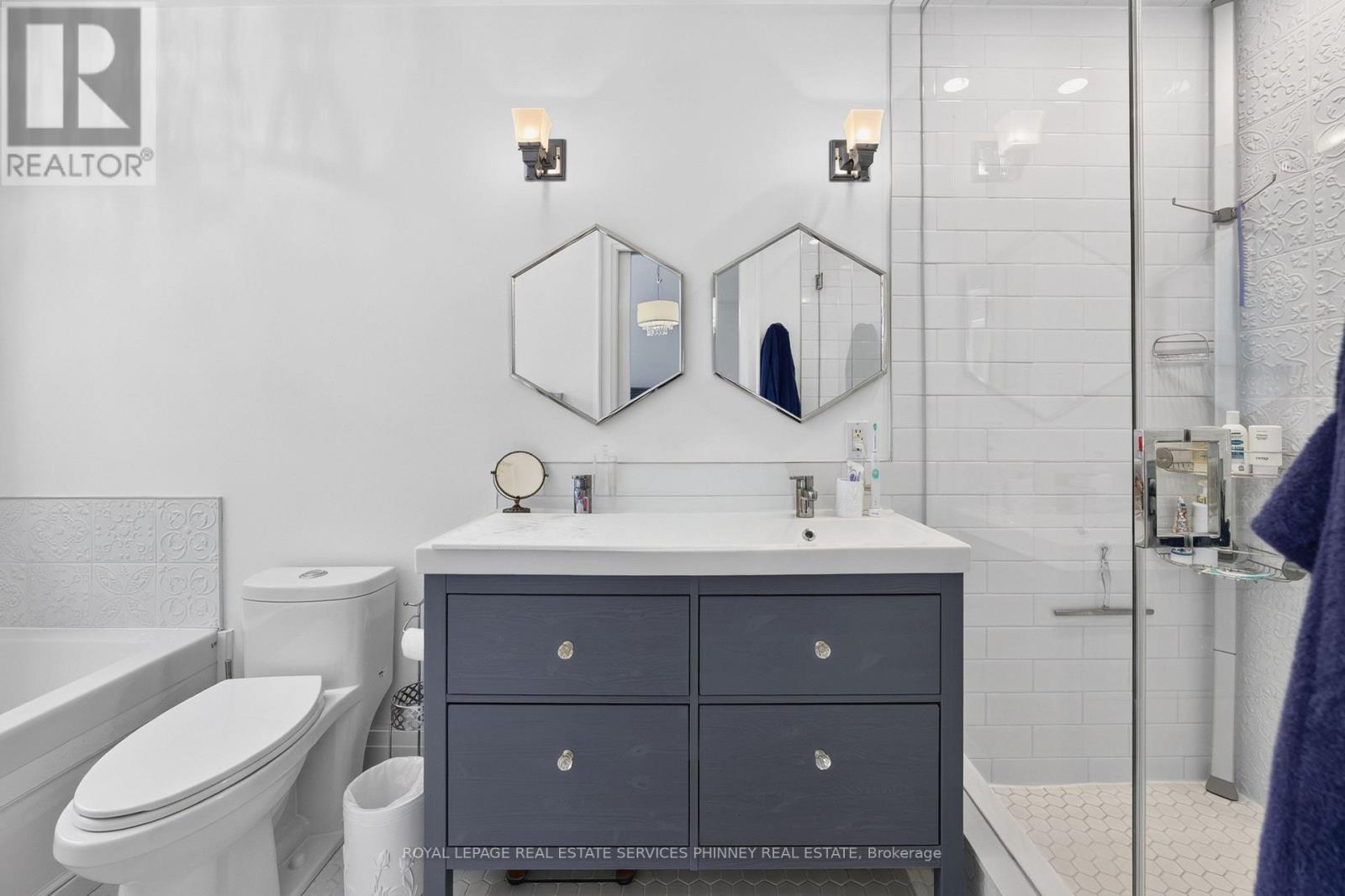245 Florence Avenue, Toronto, ON - Indoor Photo Showing Bathroom