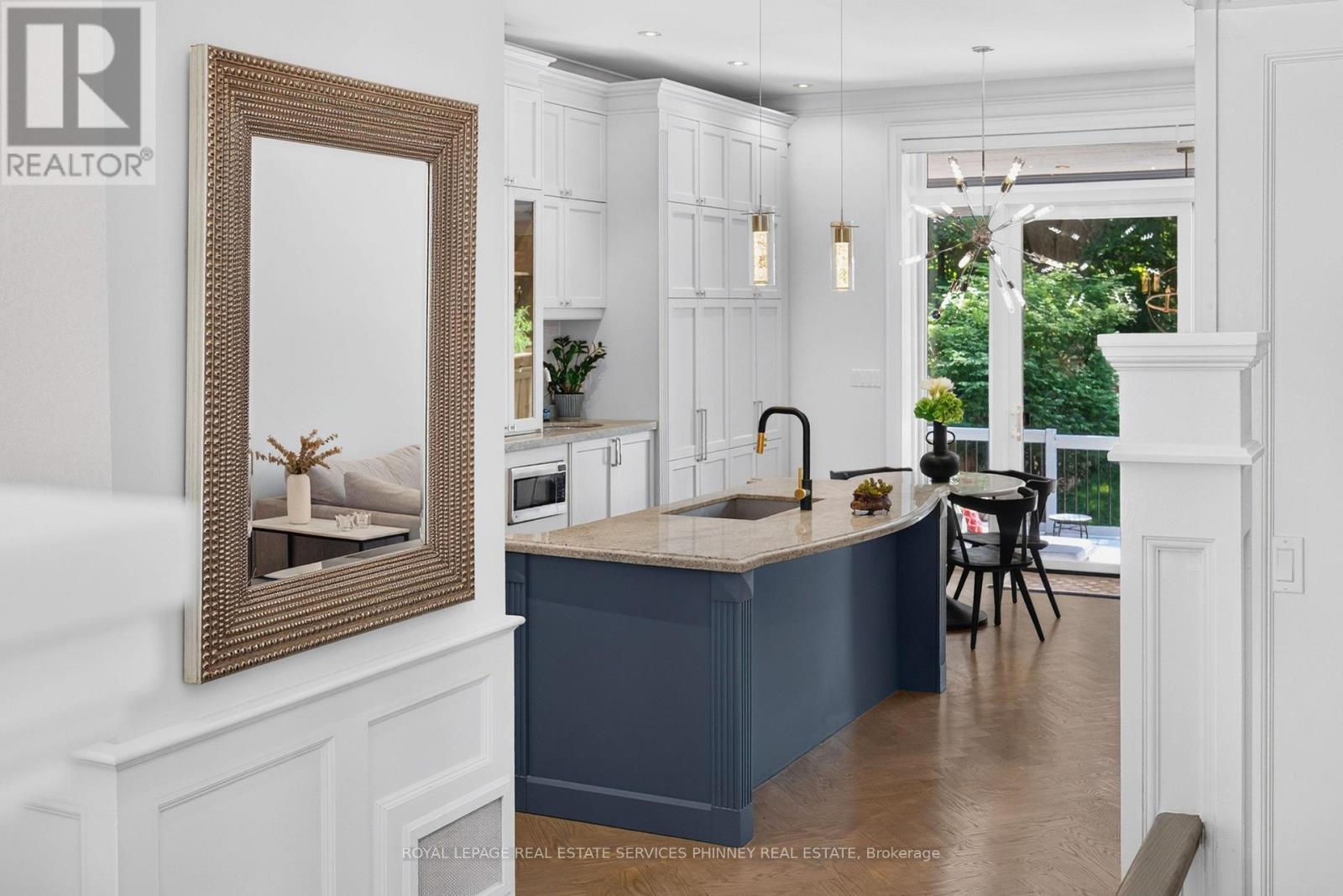 245 Florence Avenue, Toronto, ON - Indoor Photo Showing Kitchen