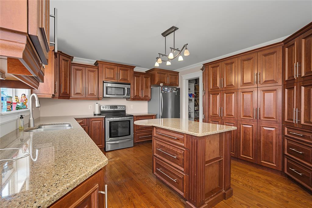 50 Iceland Place, St. John’S, NL - Indoor Photo Showing Kitchen With Double Sink