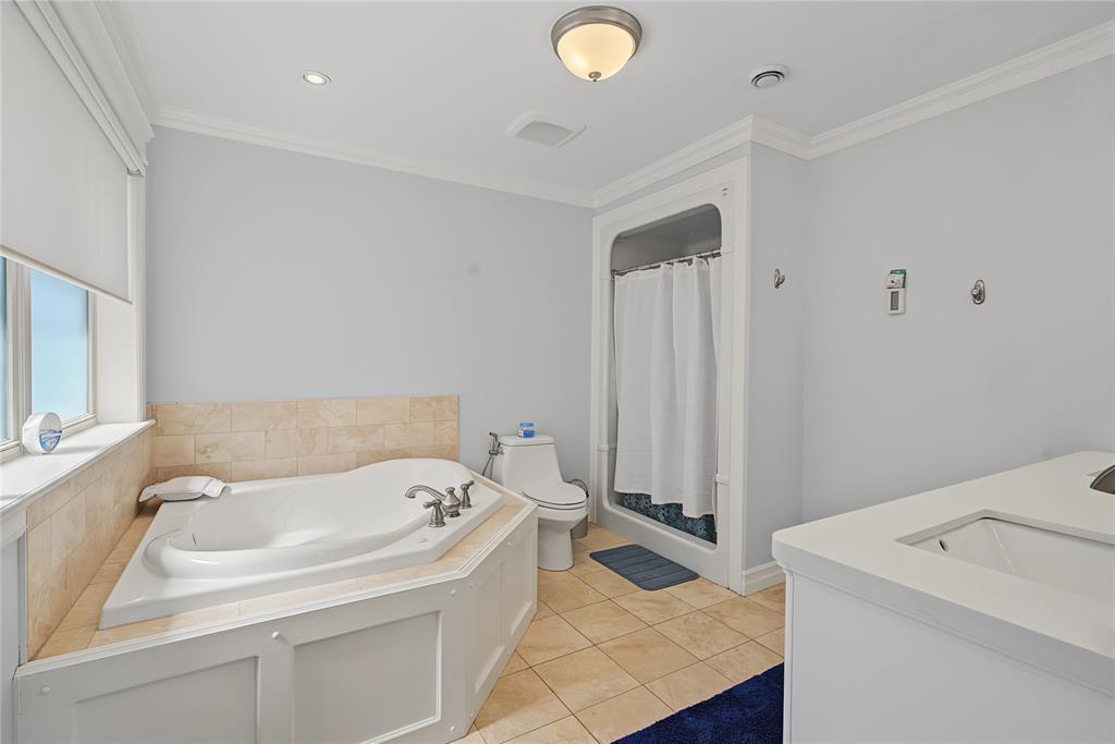 50 Iceland Place, St. John’S, NL - Indoor Photo Showing Bathroom