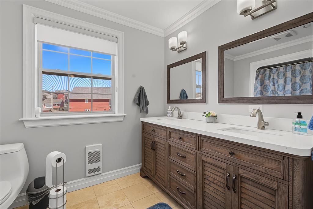 50 Iceland Place, St. John’S, NL - Indoor Photo Showing Bathroom