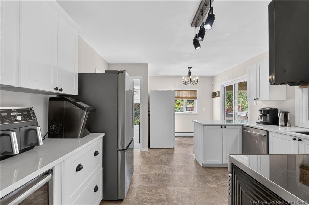 805 Yale Ave, Riverview, NB