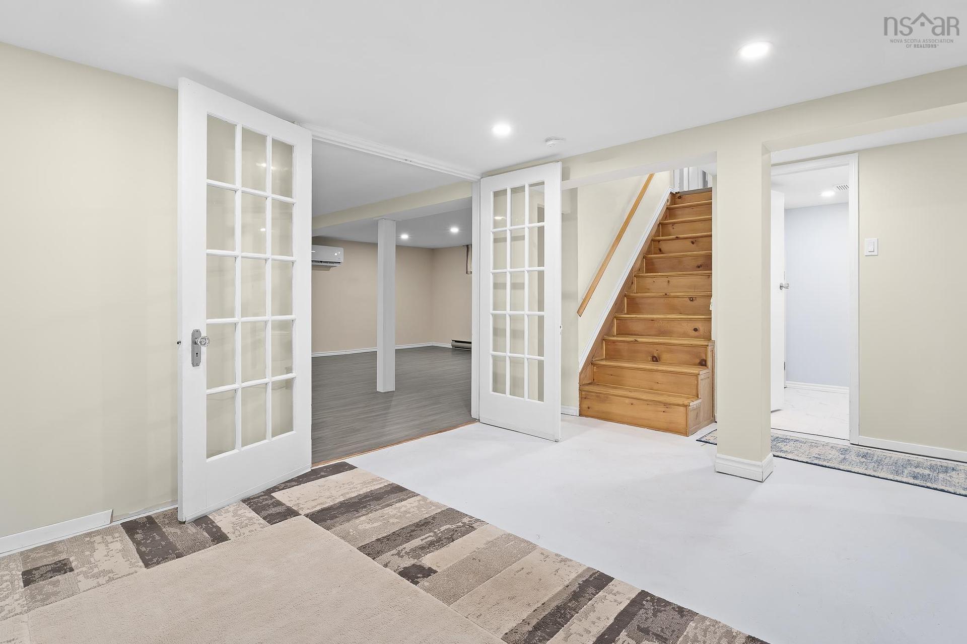 87 Marlboro Drive, Bridgewater, NS - Indoor Photo Showing Other Room