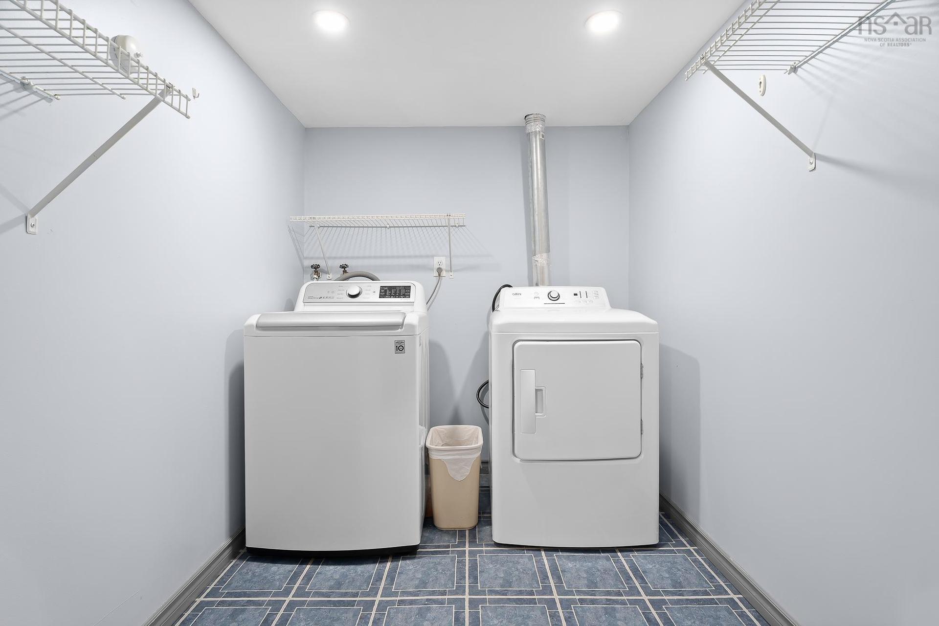 87 Marlboro Drive, Bridgewater, NS - Indoor Photo Showing Laundry Room