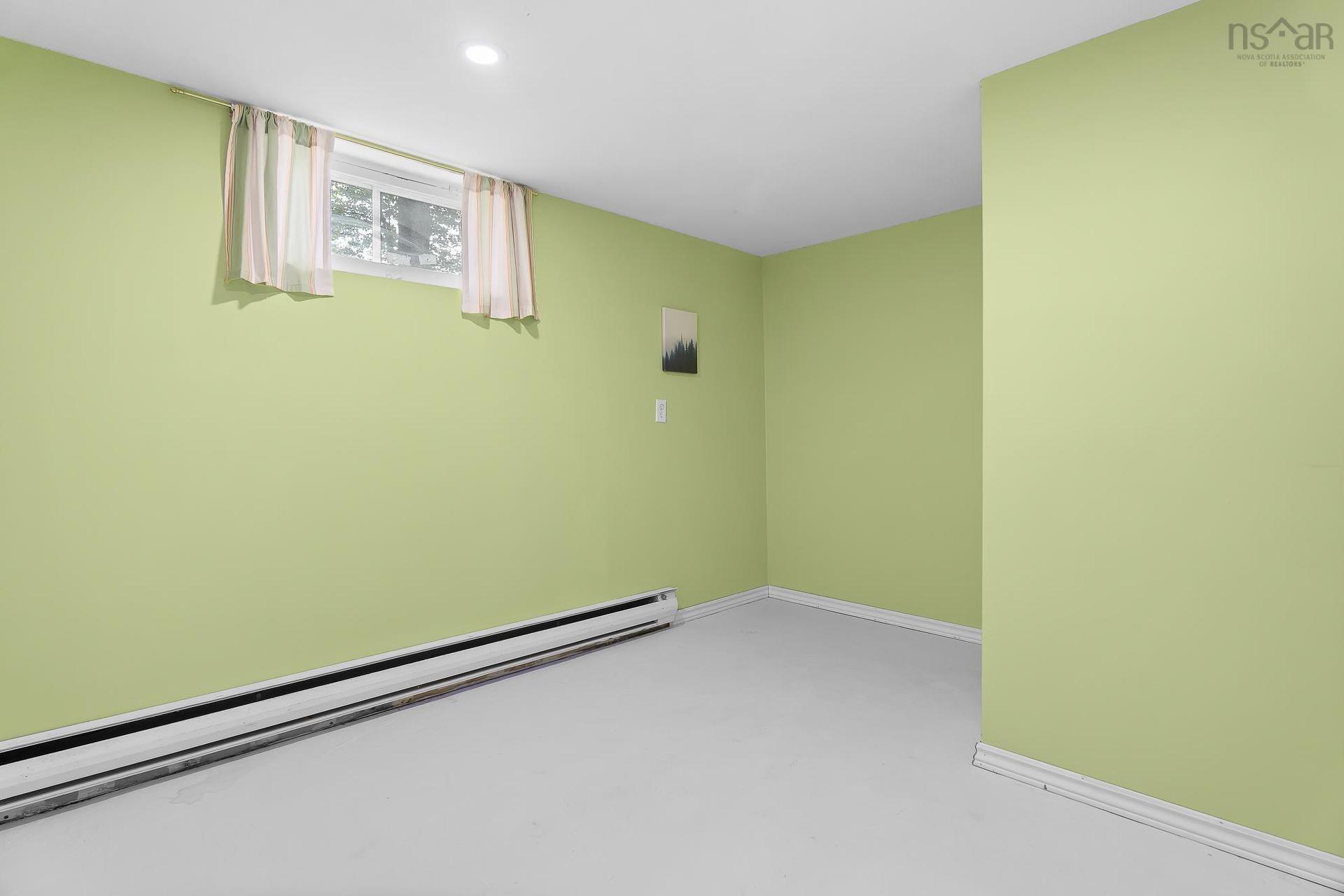 87 Marlboro Drive, Bridgewater, NS - Indoor Photo Showing Other Room