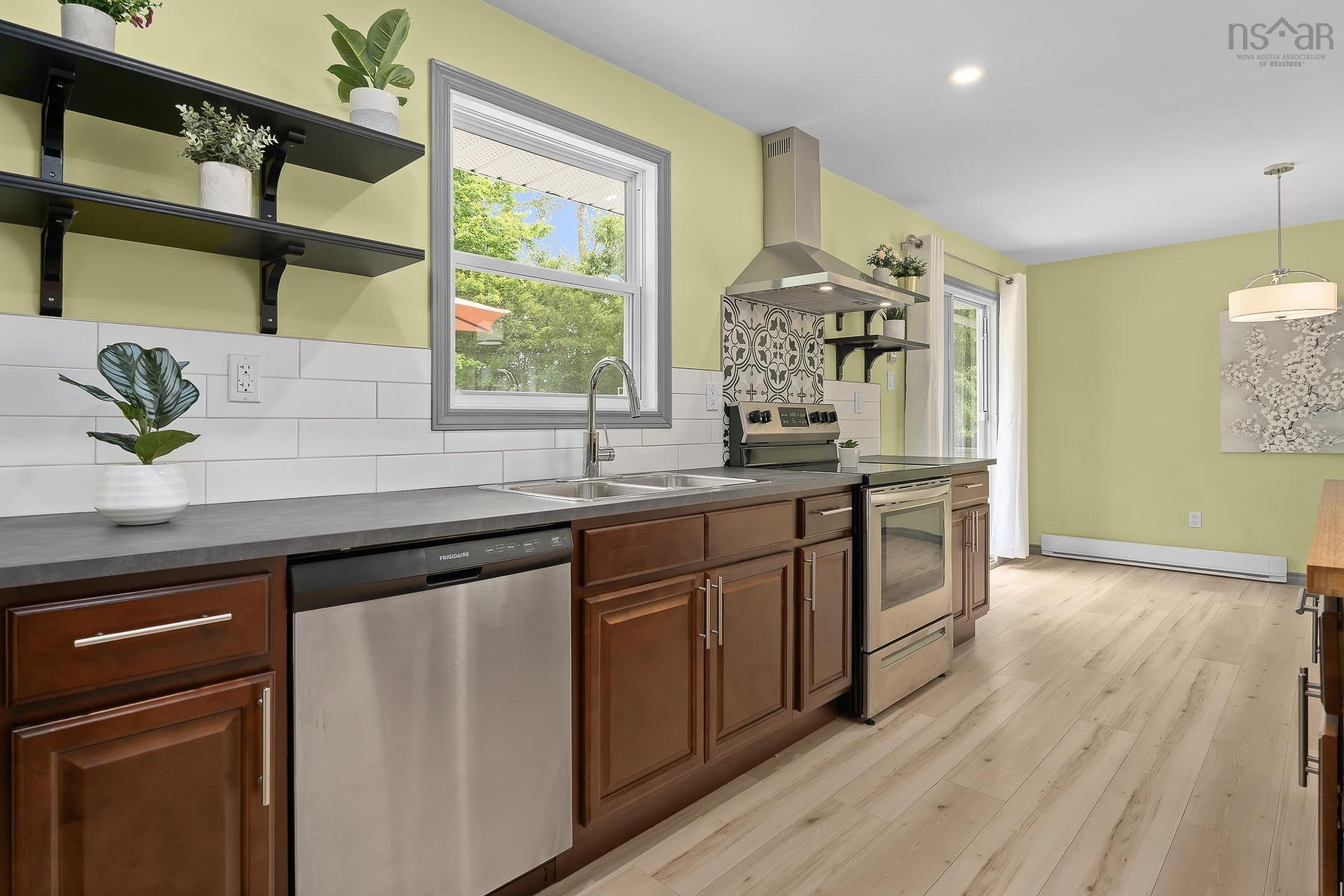 87 Marlboro Drive, Bridgewater, NS - Indoor Photo Showing Kitchen With Double Sink