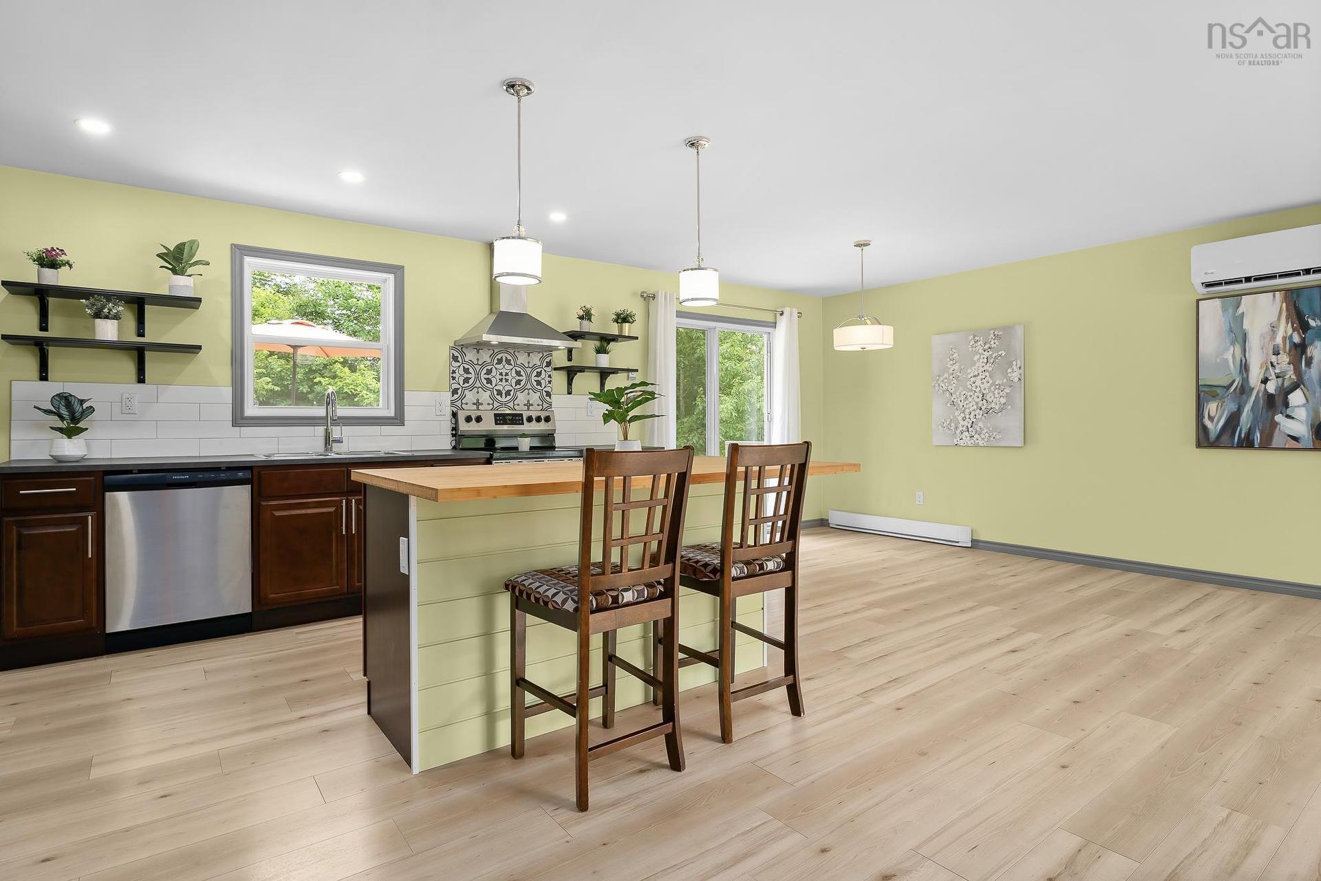 87 Marlboro Drive, Bridgewater, NS - Indoor