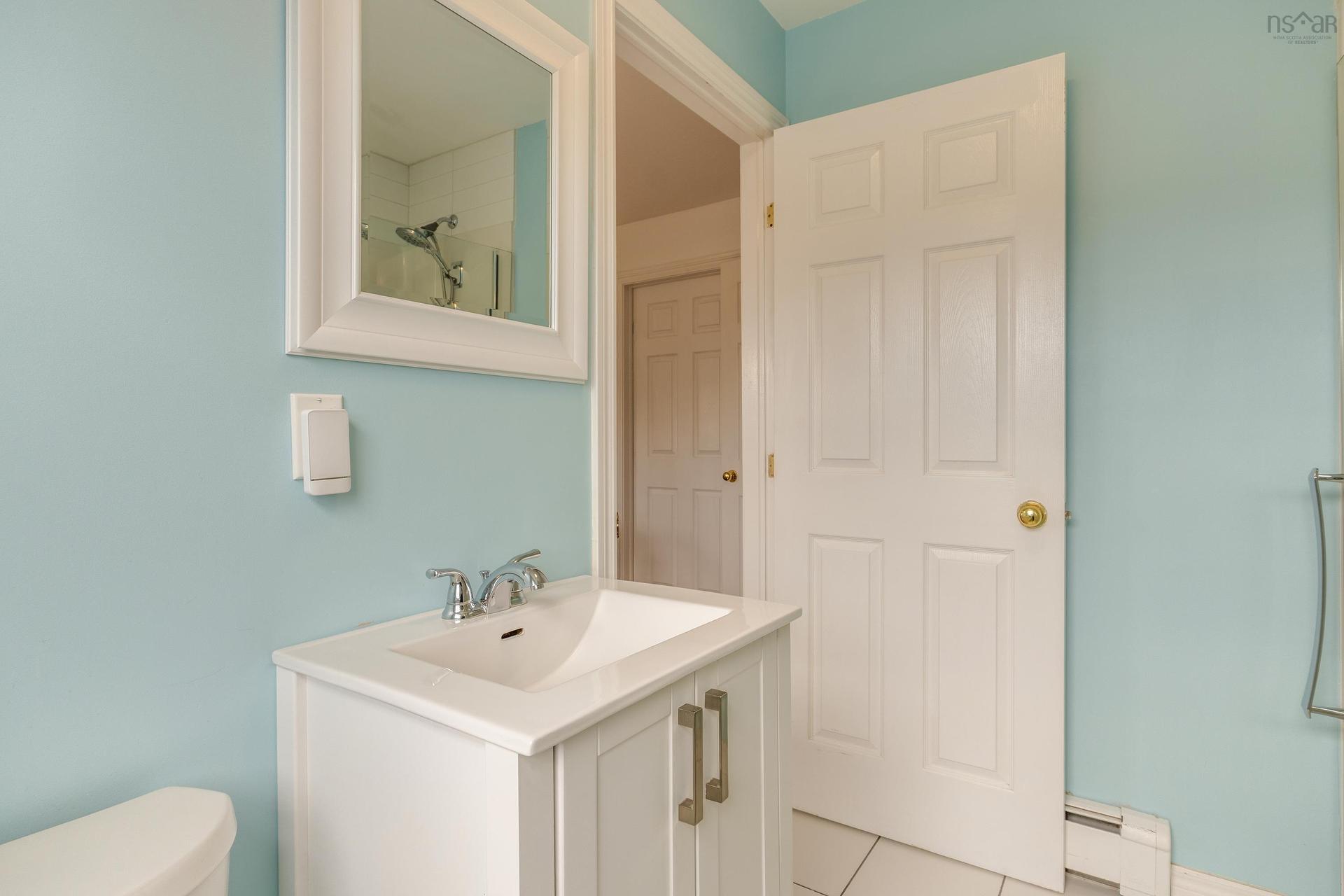 209 Sheppards Run, Beechville, NS - Indoor Photo Showing Bathroom