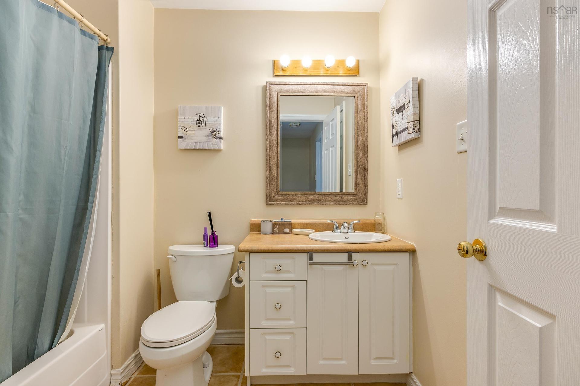 209 Sheppards Run, Beechville, NS - Indoor Photo Showing Bathroom