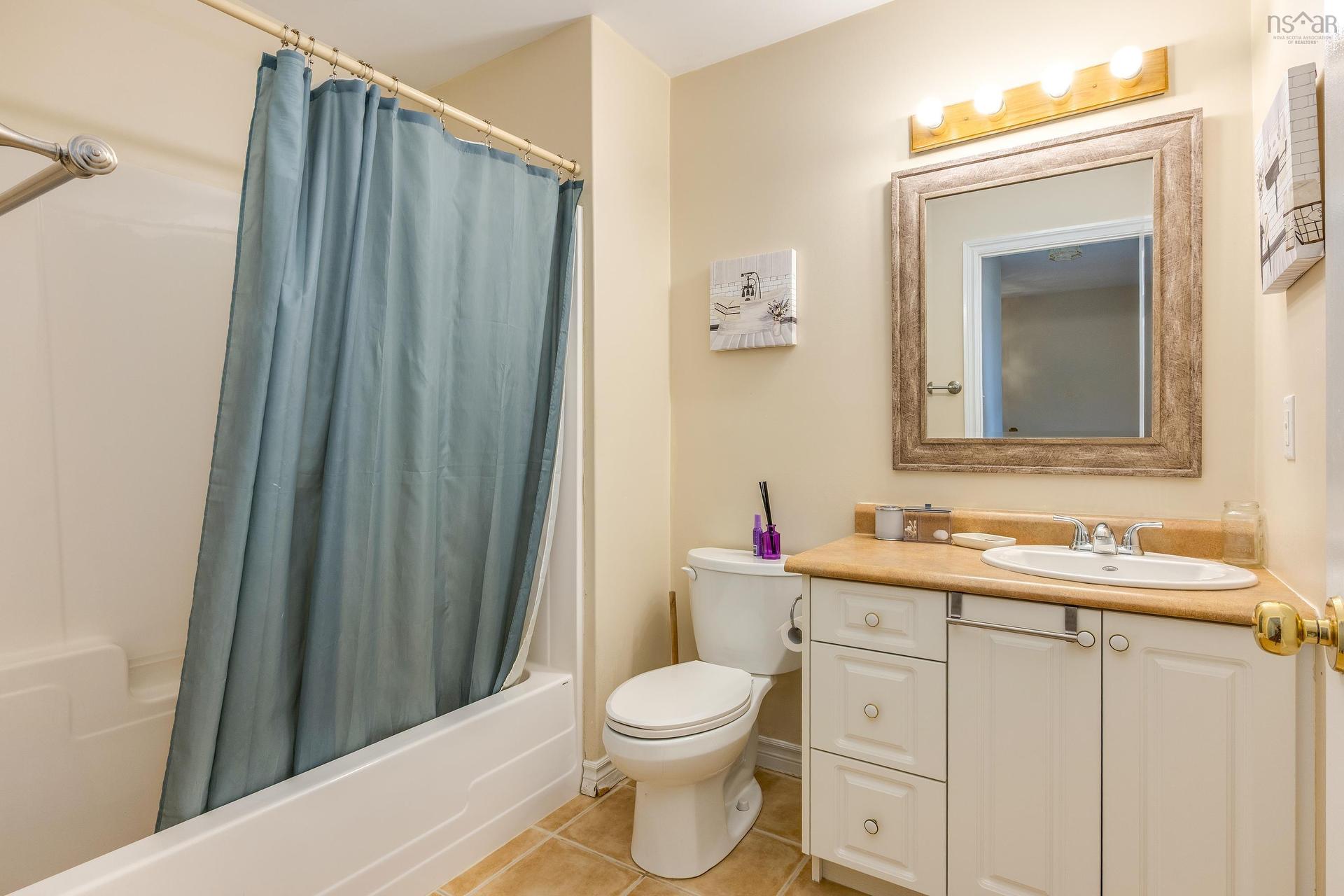 209 Sheppards Run, Beechville, NS - Indoor Photo Showing Bathroom