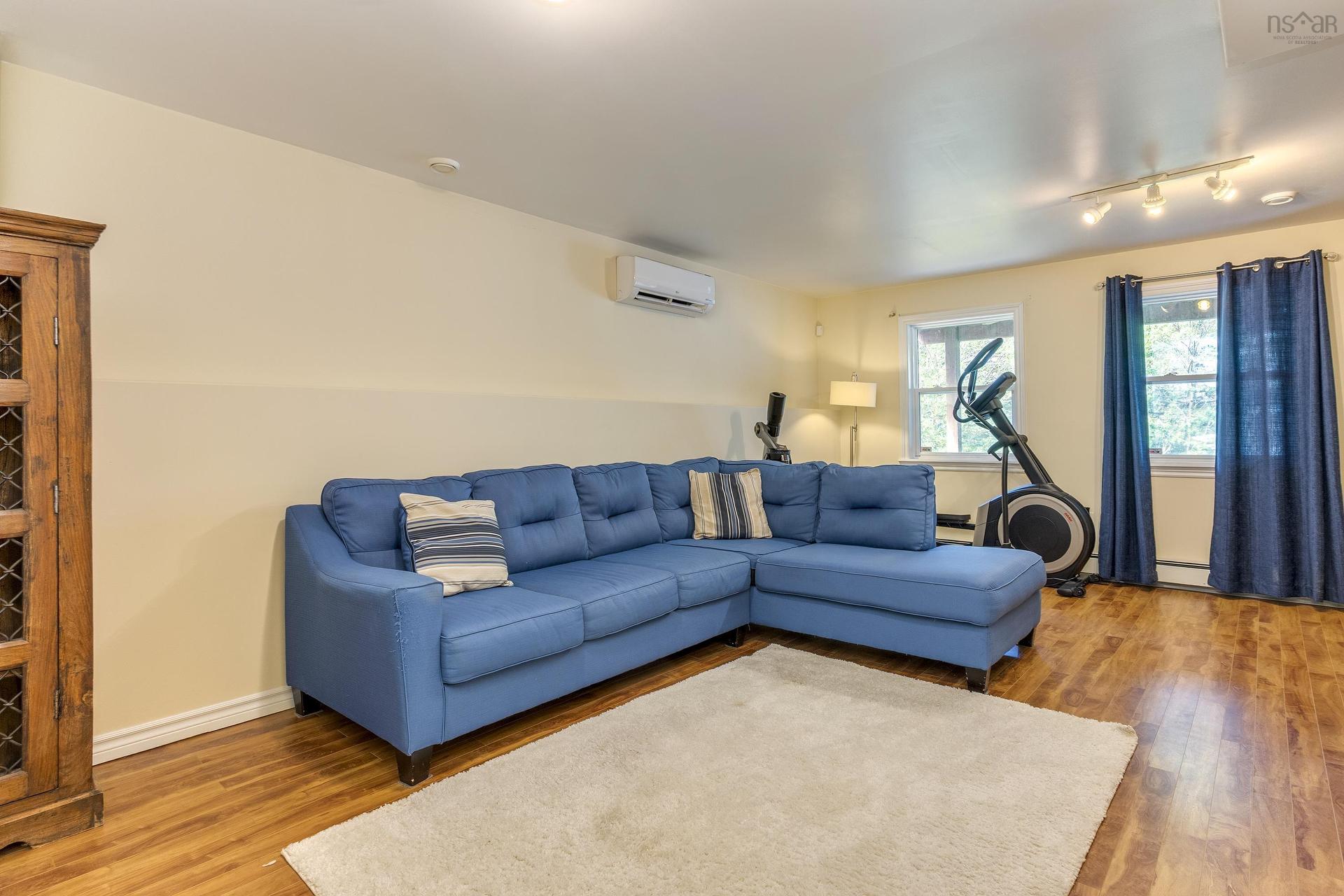 209 Sheppards Run, Beechville, NS - Indoor Photo Showing Living Room