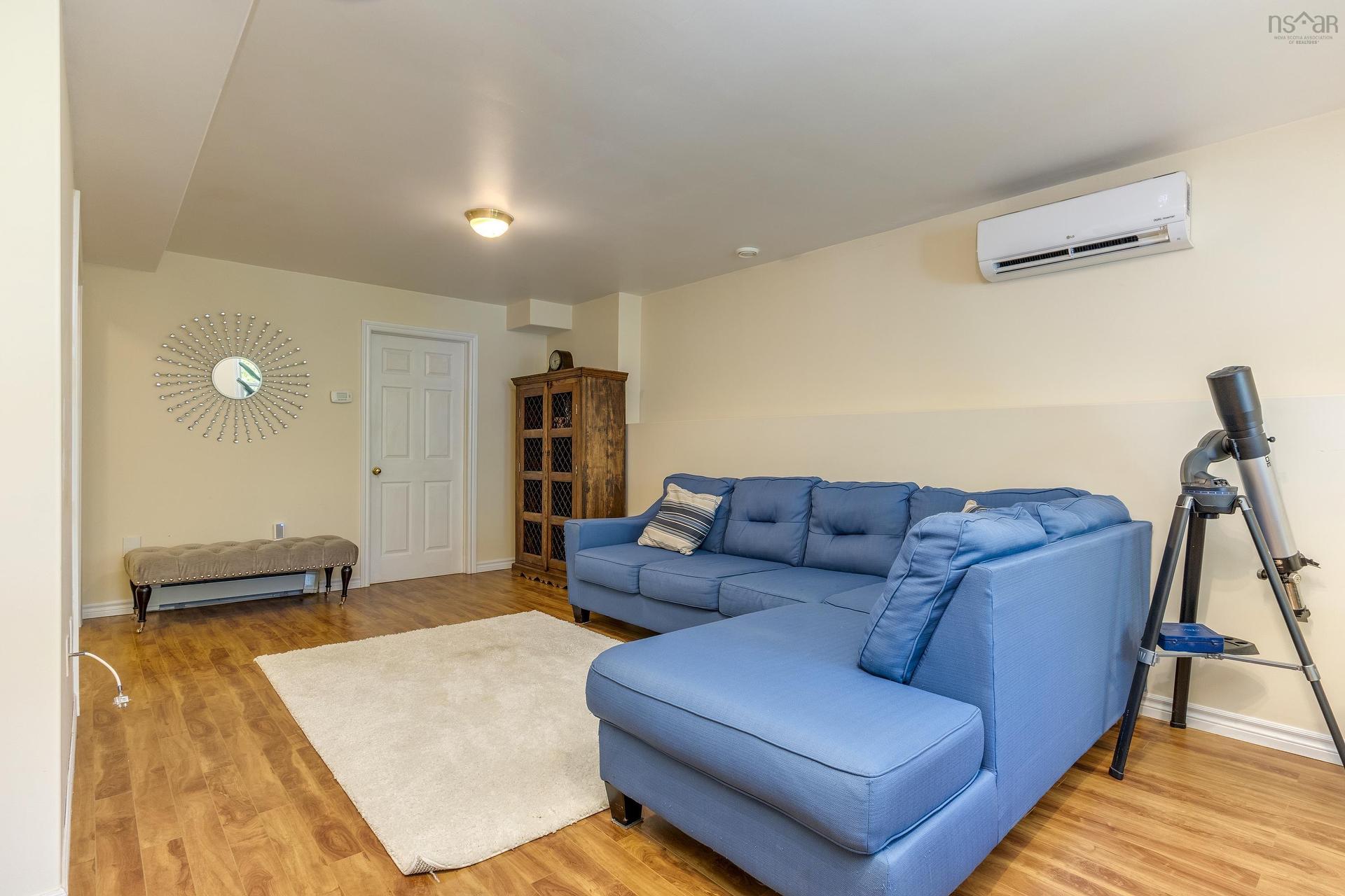 209 Sheppards Run, Beechville, NS - Indoor Photo Showing Living Room