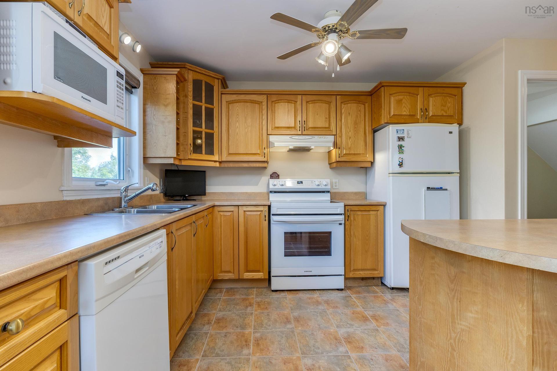 209 Sheppards Run, Beechville, NS - Indoor Photo Showing Kitchen With Double Sink
