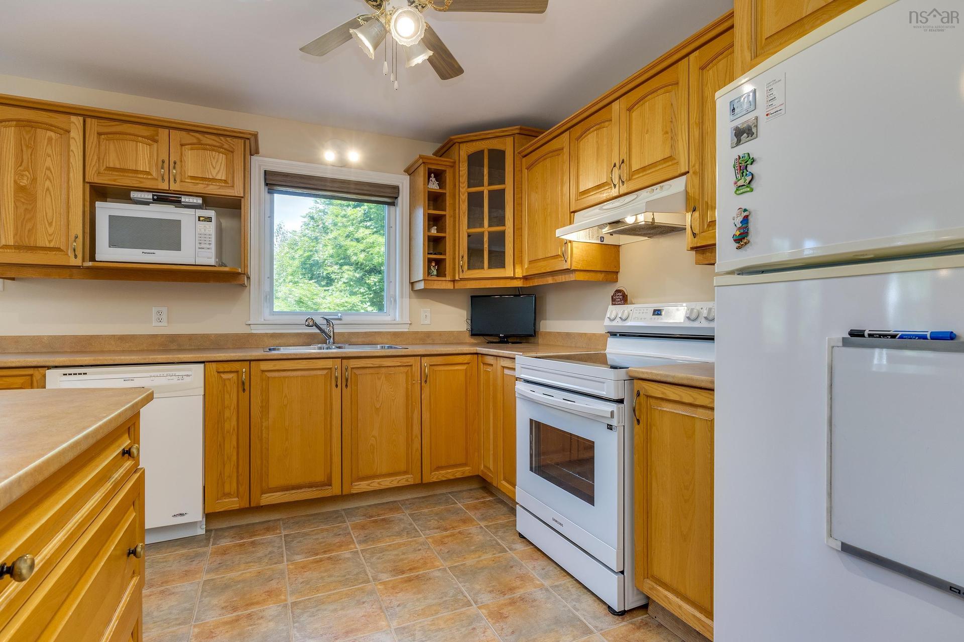 209 Sheppards Run, Beechville, NS - Indoor Photo Showing Kitchen With Double Sink