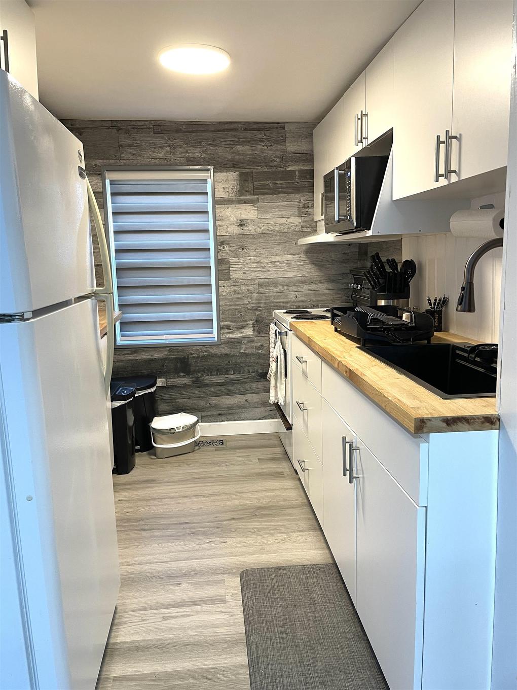 533 Sheen Street, Summerside, PE - Indoor Photo Showing Kitchen