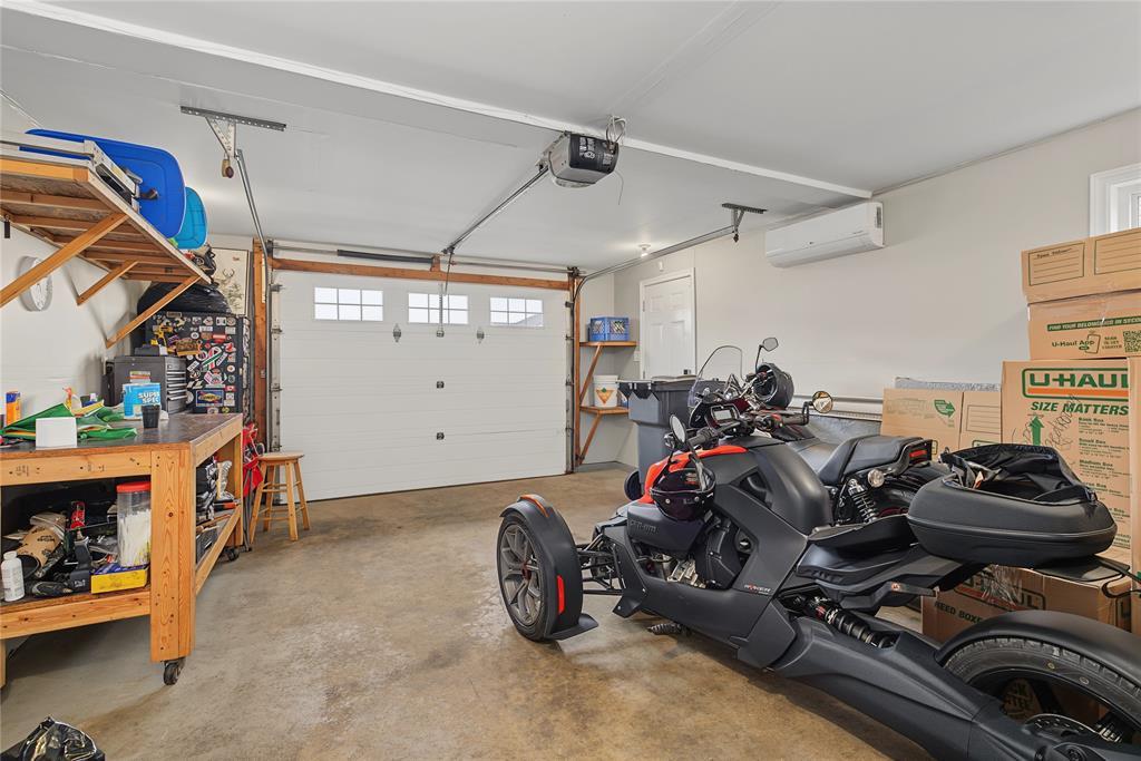 51 Croydon Street, Paradise, NL - Indoor Photo Showing Garage