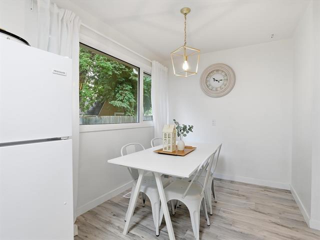 107 Berkshire Bay, Winnipeg, MB - Indoor Photo Showing Dining Room