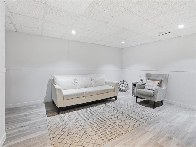 107 Berkshire Bay, Winnipeg, MB - Indoor