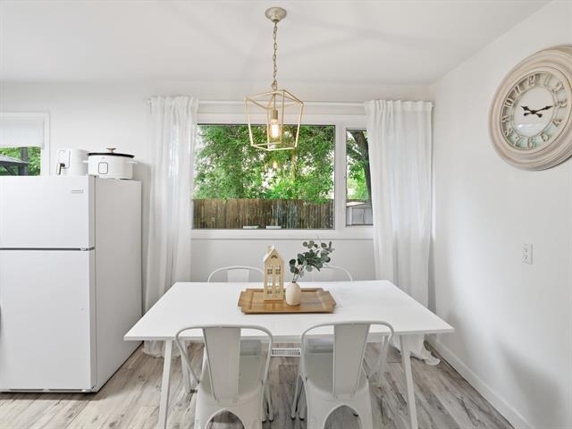 107 Berkshire Bay, Winnipeg, MB - Indoor Photo Showing Dining Room