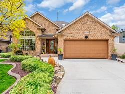 12753 JACIE Court Tecumseh, ON N8N 4W9