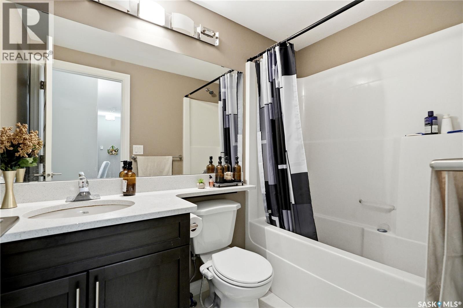 210 423 Nelson Road, Saskatoon, SK - Indoor Photo Showing Bathroom