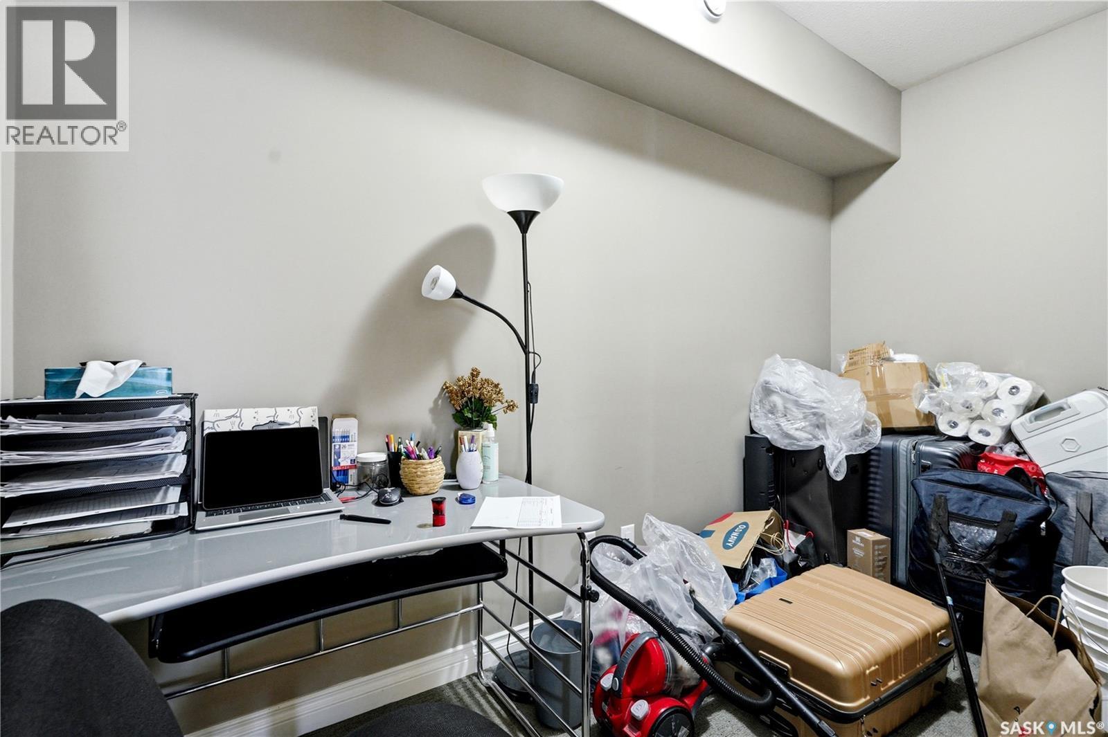 210 423 Nelson Road, Saskatoon, SK - Indoor Photo Showing Office