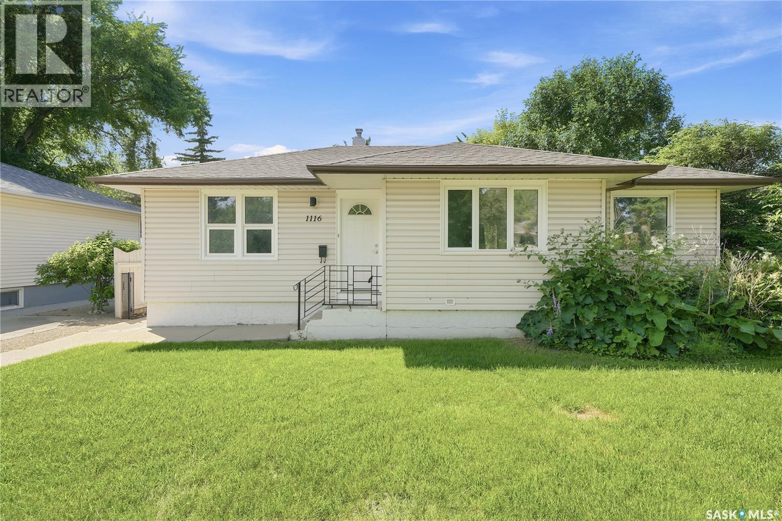 1116 Ewart Avenue, Saskatoon, SK - Outdoor