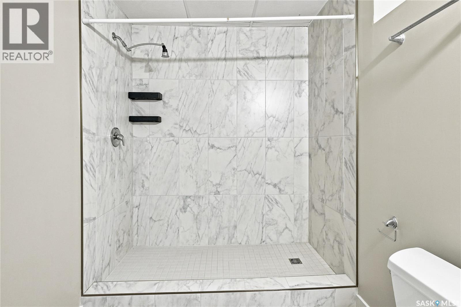 1116 Ewart Avenue, Saskatoon, SK - Indoor Photo Showing Bathroom
