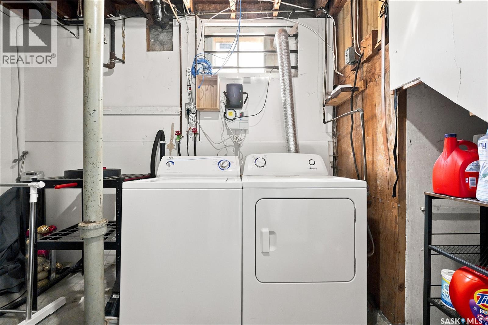 1116 Ewart Avenue, Saskatoon, SK - Indoor Photo Showing Laundry Room