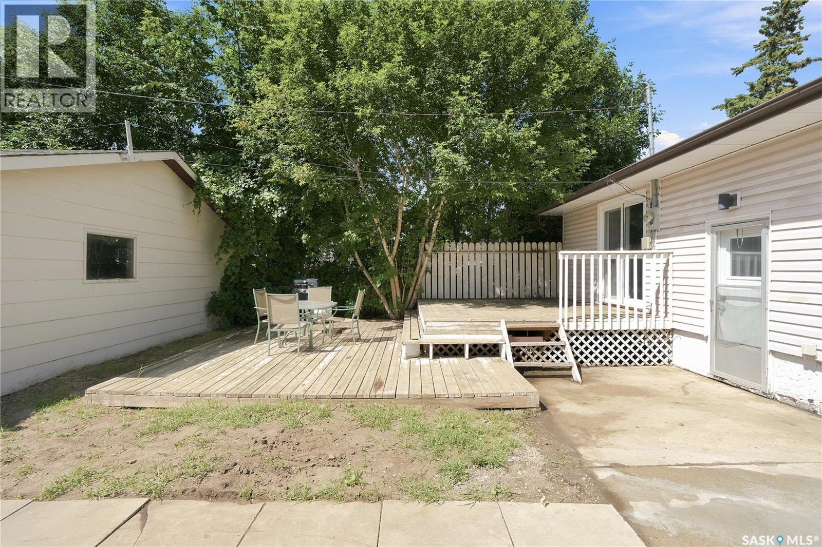 1116 Ewart Avenue, Saskatoon, SK - Outdoor With Deck Patio Veranda With Exterior