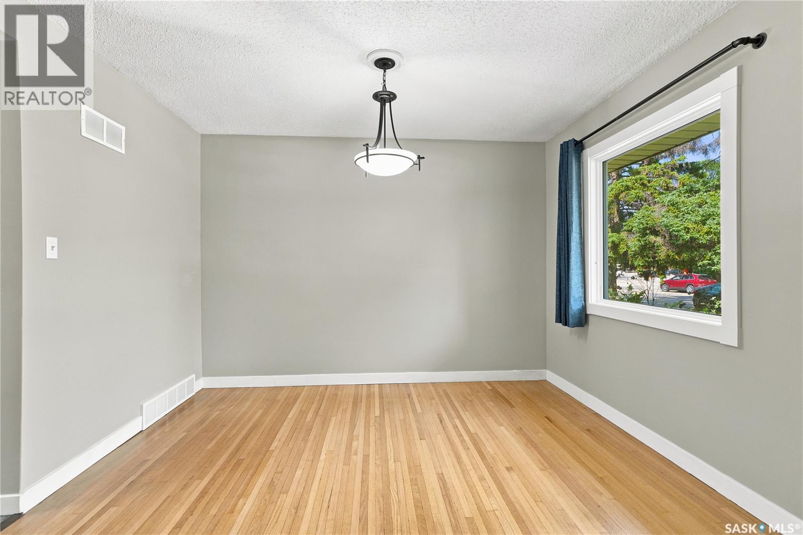 1116 Ewart Avenue, Saskatoon, SK - Indoor Photo Showing Other Room