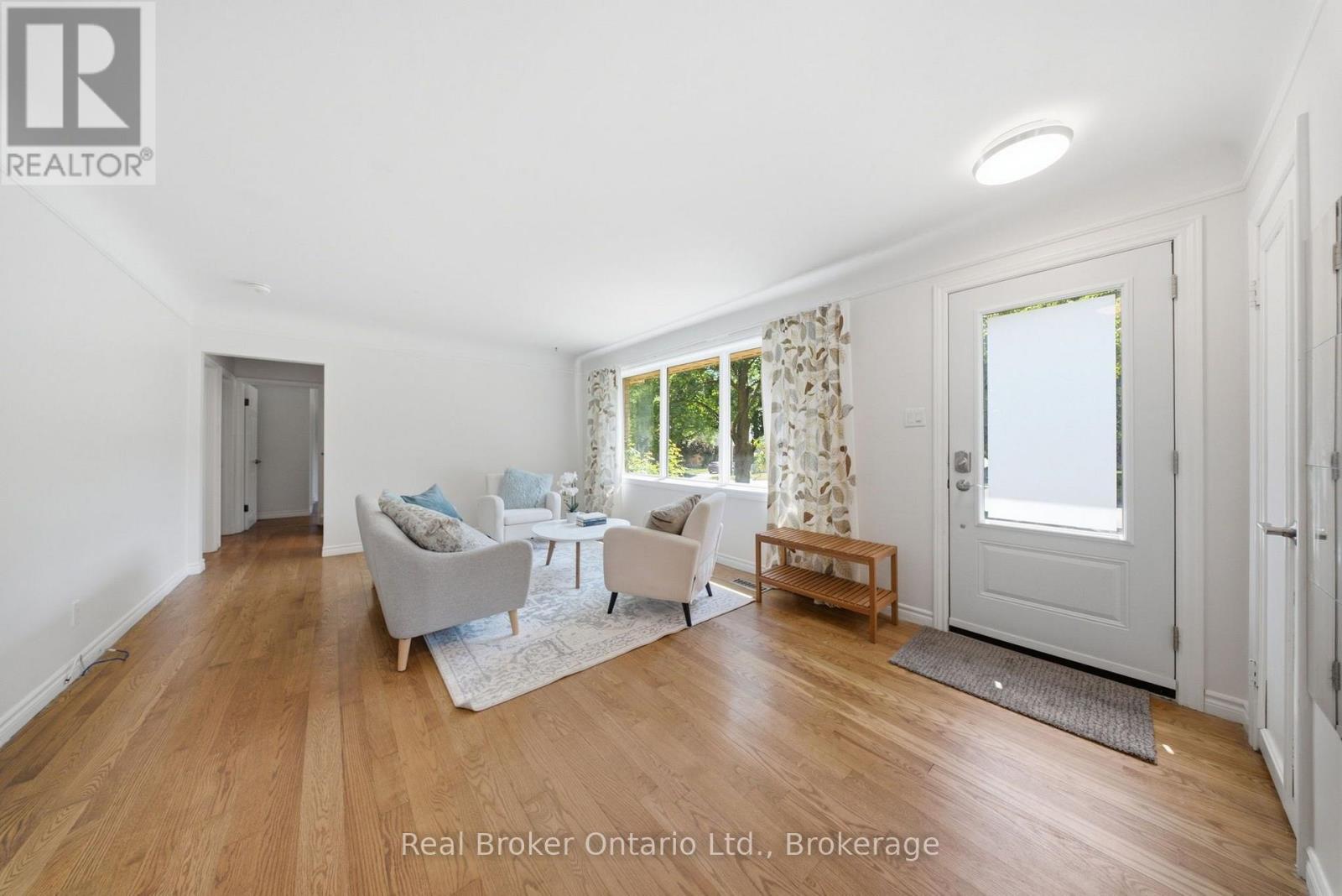 80 Jackson Avenue, Kitchener, ON - Indoor