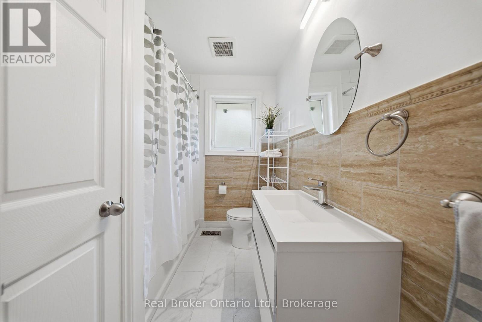 80 Jackson Avenue, Kitchener, ON - Indoor Photo Showing Bathroom