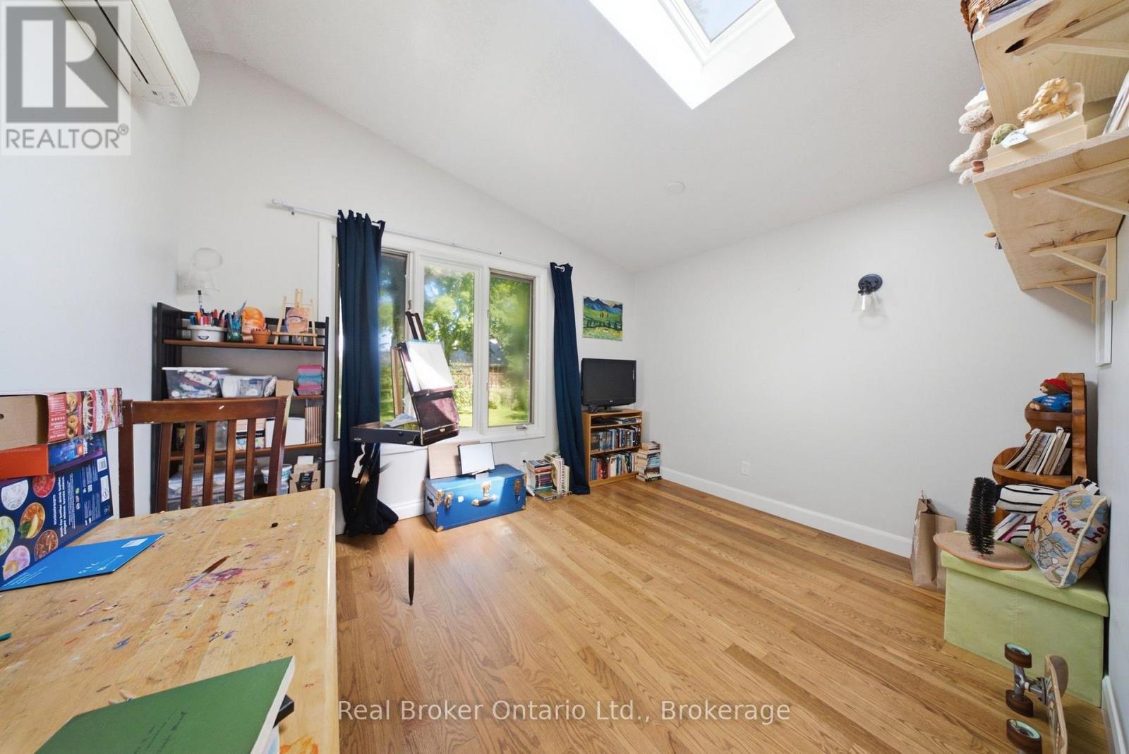 80 Jackson Avenue, Kitchener, ON - Indoor