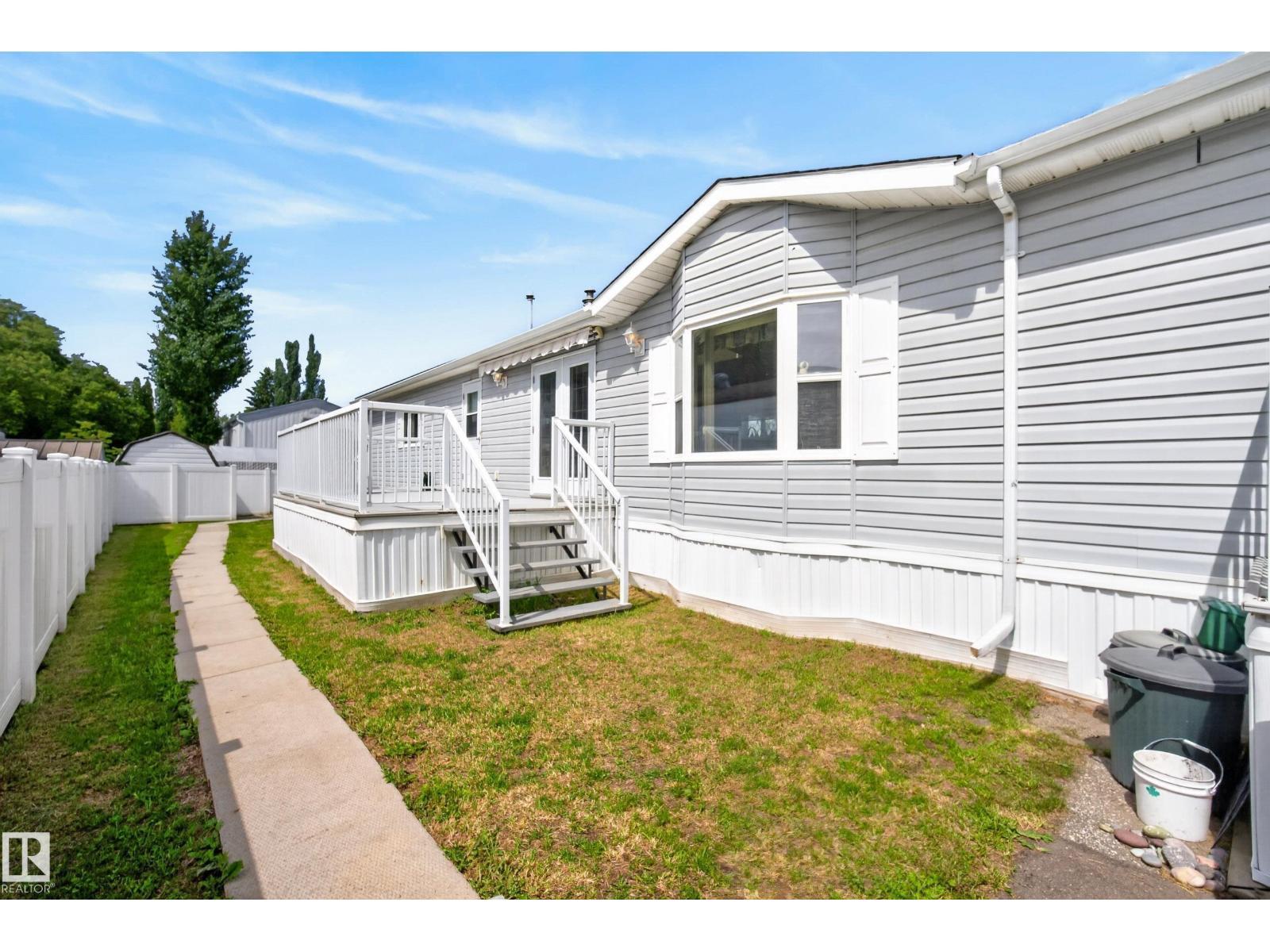 547 Evergreen Park Nw, Edmonton, AB - Outdoor
