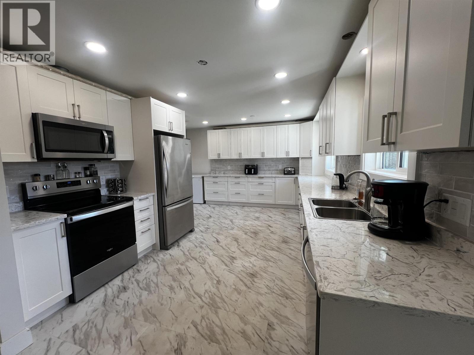 237 E 3Rd Avenue, Fort St. James, BC - Indoor Photo Showing Kitchen With Double Sink With Upgraded Kitchen