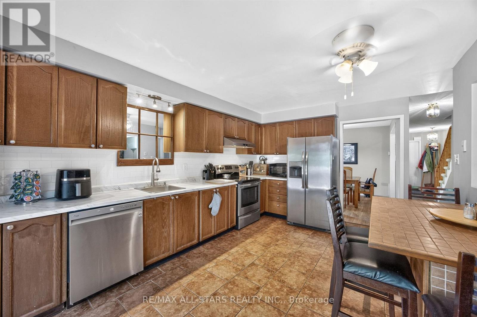 68 Patterson Crescent, Ajax, ON - Indoor Photo Showing Kitchen
