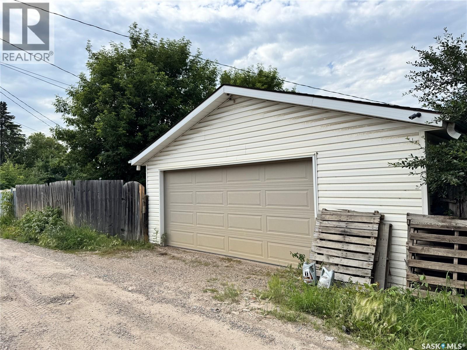 553 26Th Street E, Prince Albert, SK - Outdoor